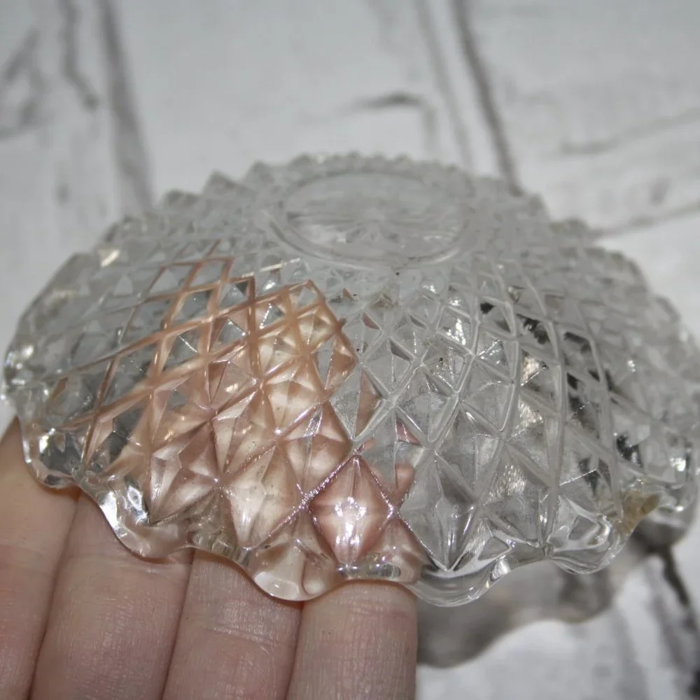 💎 Vintage Glass Ring Dish · 4